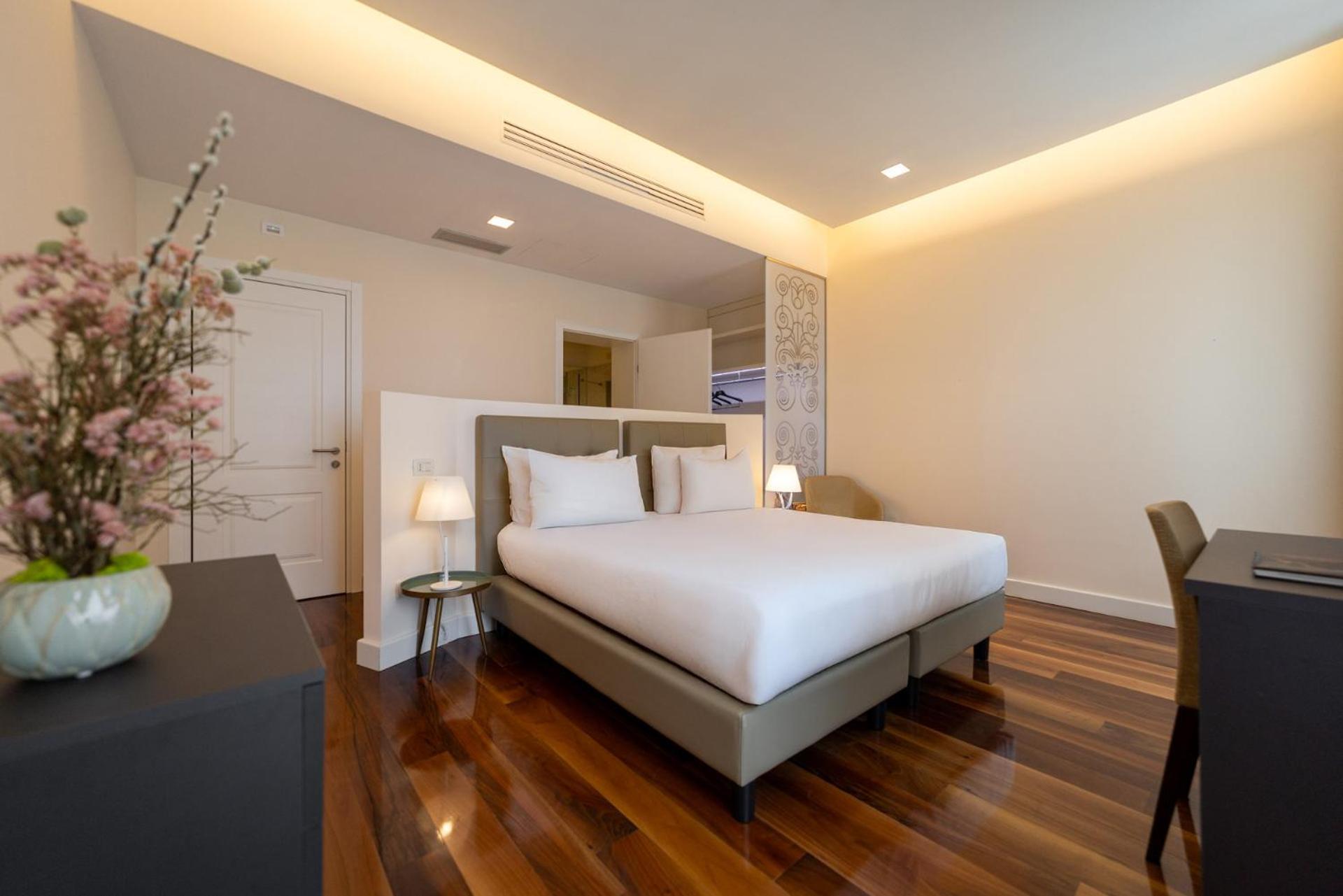 Hotel Vis A Vis Hotel 4*