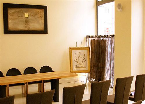 Hotel Vis A Vis 4*
